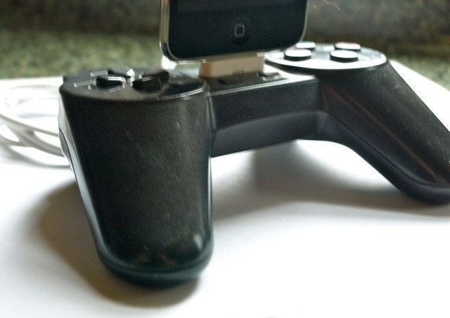 iPhone Dock Sony Playstation Controller