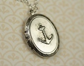 Silver Plated Sailor Locket Necklace, Vintage Nautical Anchor Photo Pendant, Long Chain, Simple Jewelry, Oval Shape, Textured Back Side