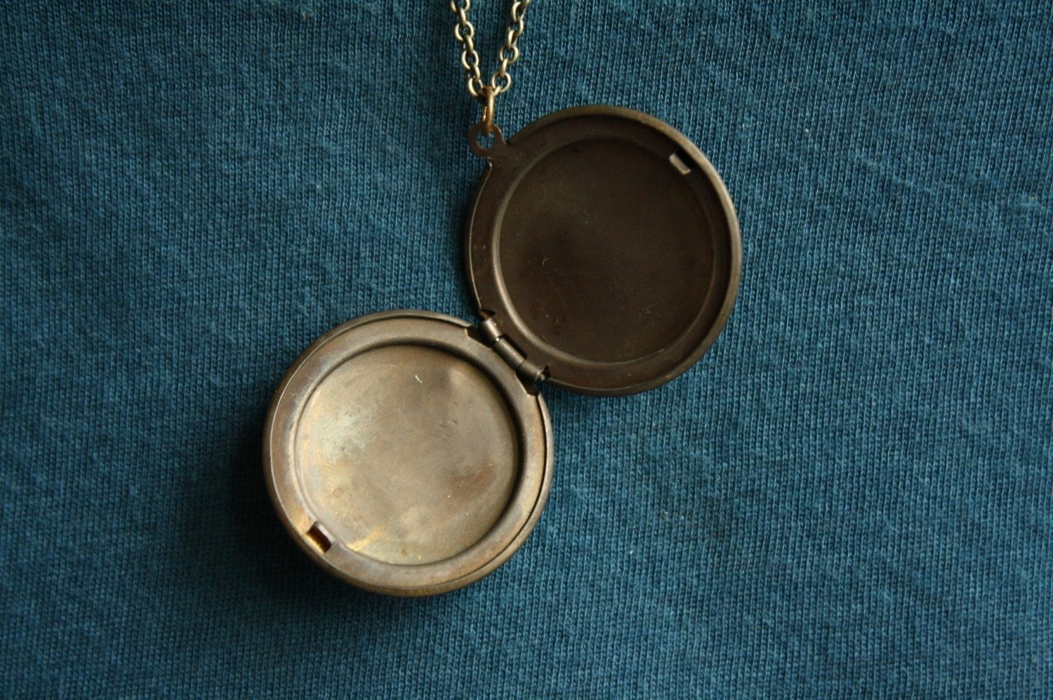 Vintage Hot Air Balloon Locket, Air Balloon Pendant, Unique Necklace, Long Pendant Necklaces, Dark Chain, Two Tone Metal Jewelry
