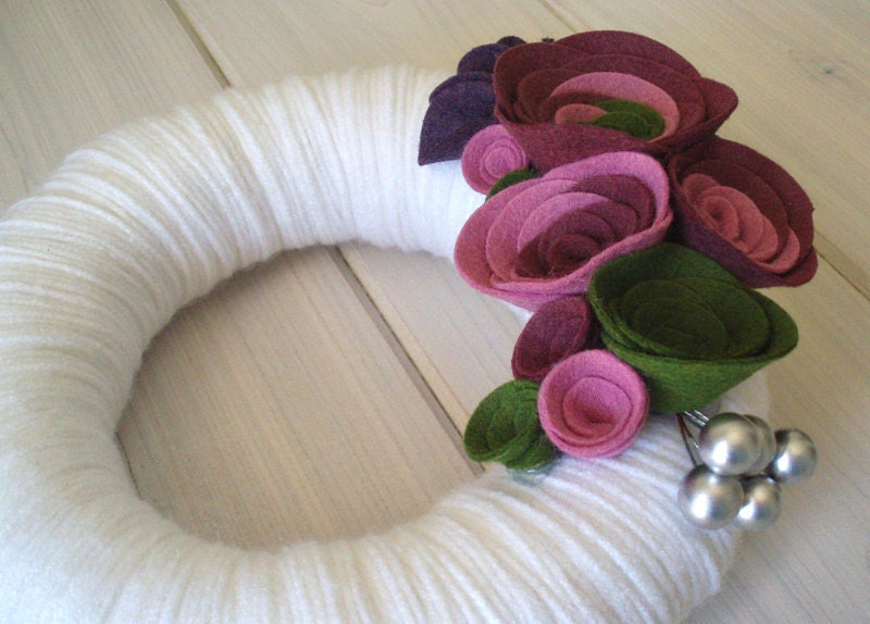 Yarn Wreath Felt Handmade Door Decoration - Violet Garden 8in