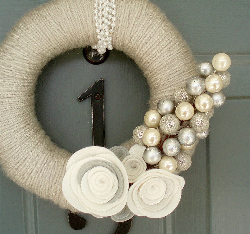 Yarn Wreath Felt Handmade Door Decoration - Winter White 8in