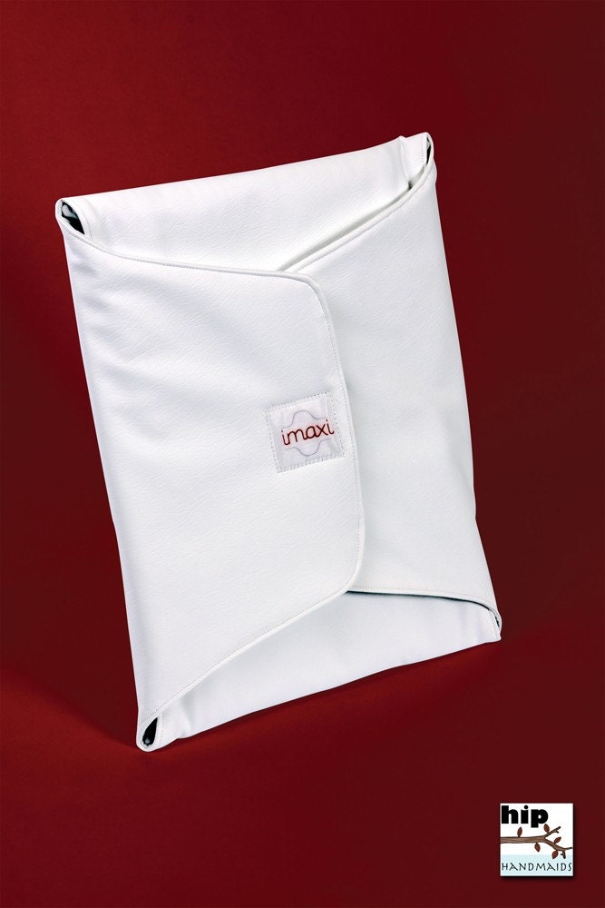 iMaxi - The Apple iPad Cover/Case with Protective Wings - White/Red - Pad Stitching