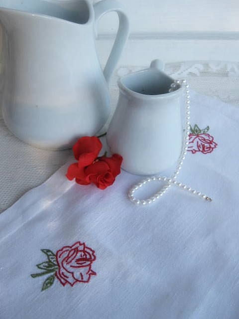 Table cover, Centerpiece, Roses, Embroidered, Linen, Shabby Chic, Cottage Charm, French Country, by mailordervintage on Etsy