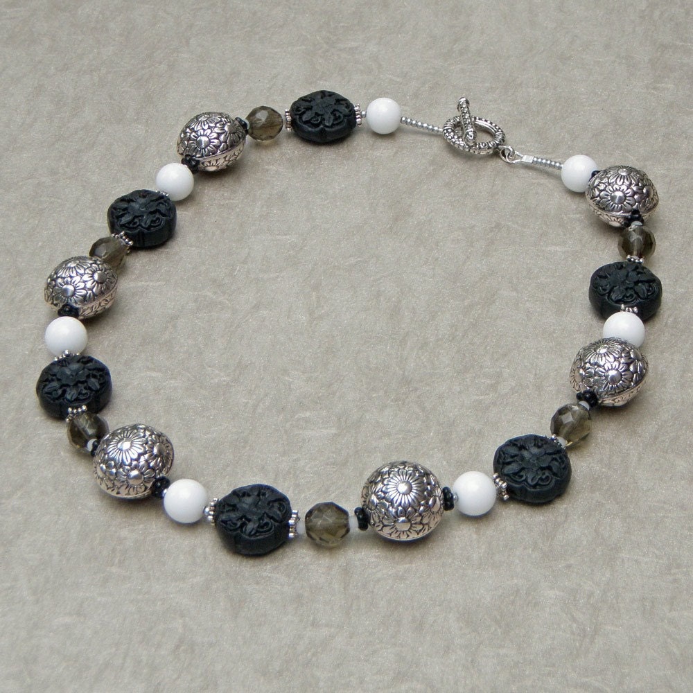 Silver Daisies Necklace