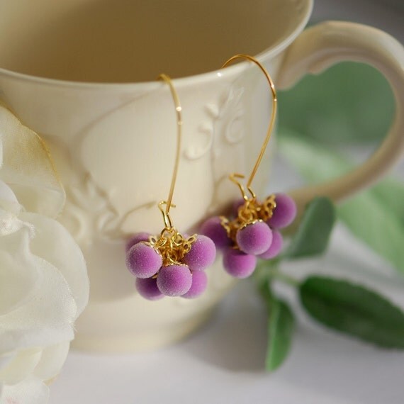 Velvety grapes earrings