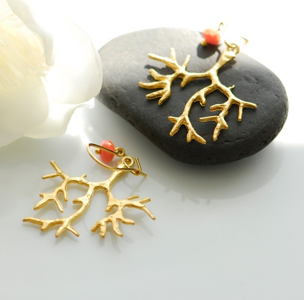 Coral earrings - Coral branch earrings - Gold coral earrings - Coral reef earrings in gold