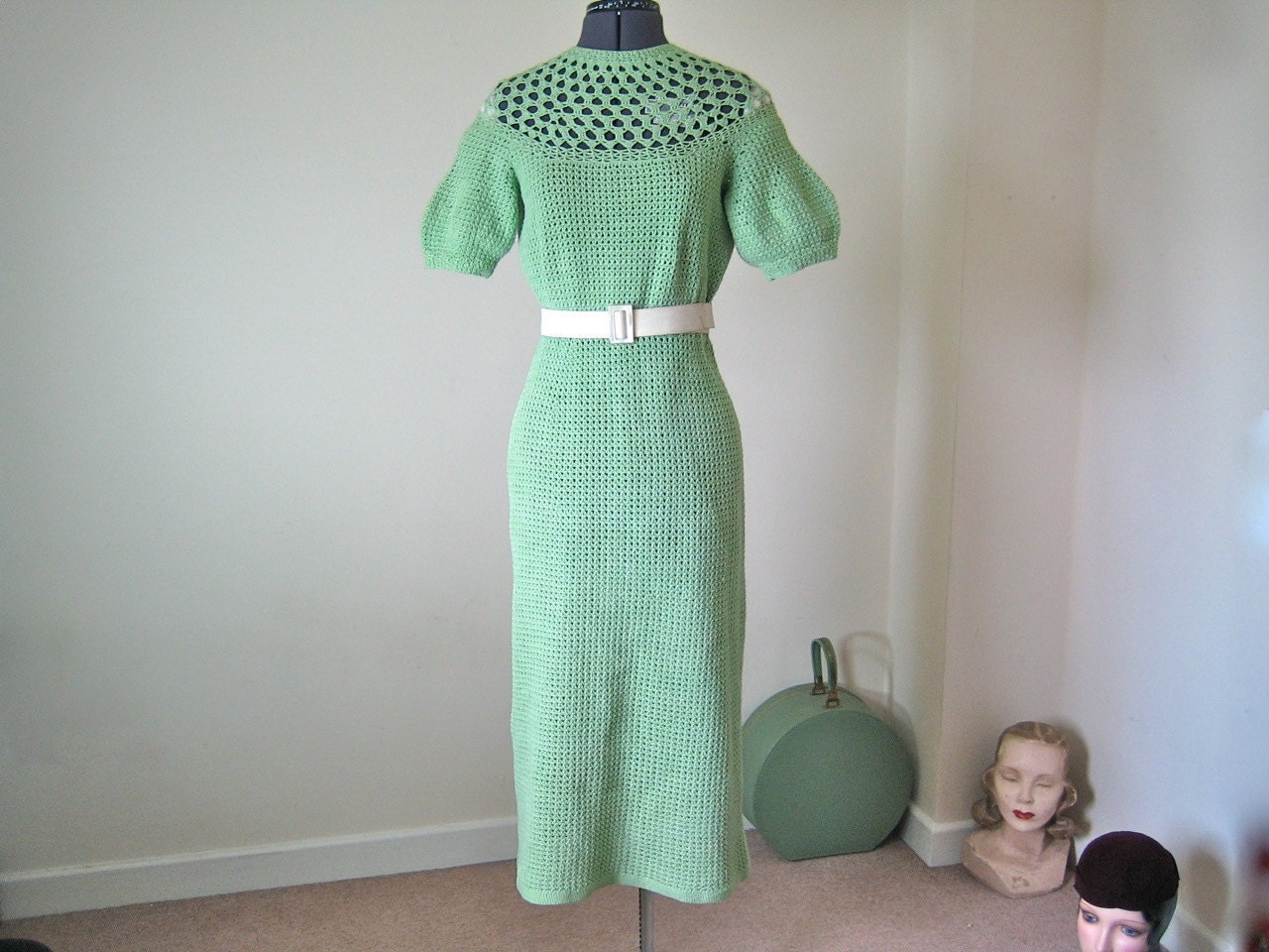 1930s dress / Mint green original 30s hand crochet cotton / size M (UK 12, US 8 approx)