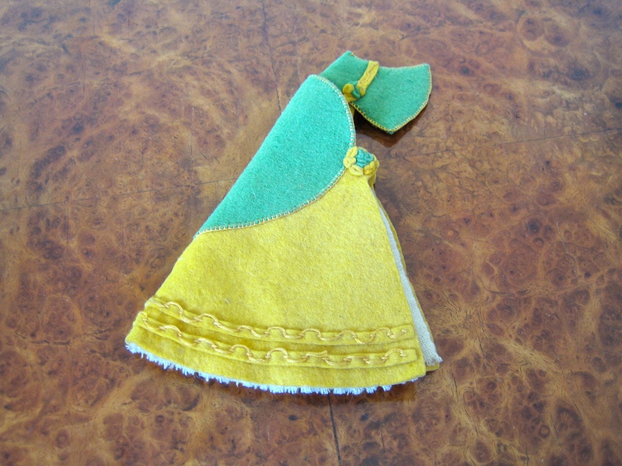 1930s Crinoline Lady needle case / gorgeous large felt case - 7 1/2" high