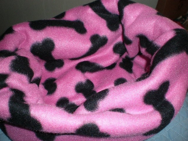 Pet Cuddler 3 in 1 Reversible Pet Bed in Hot Pink with Black Dog Bones Fleece