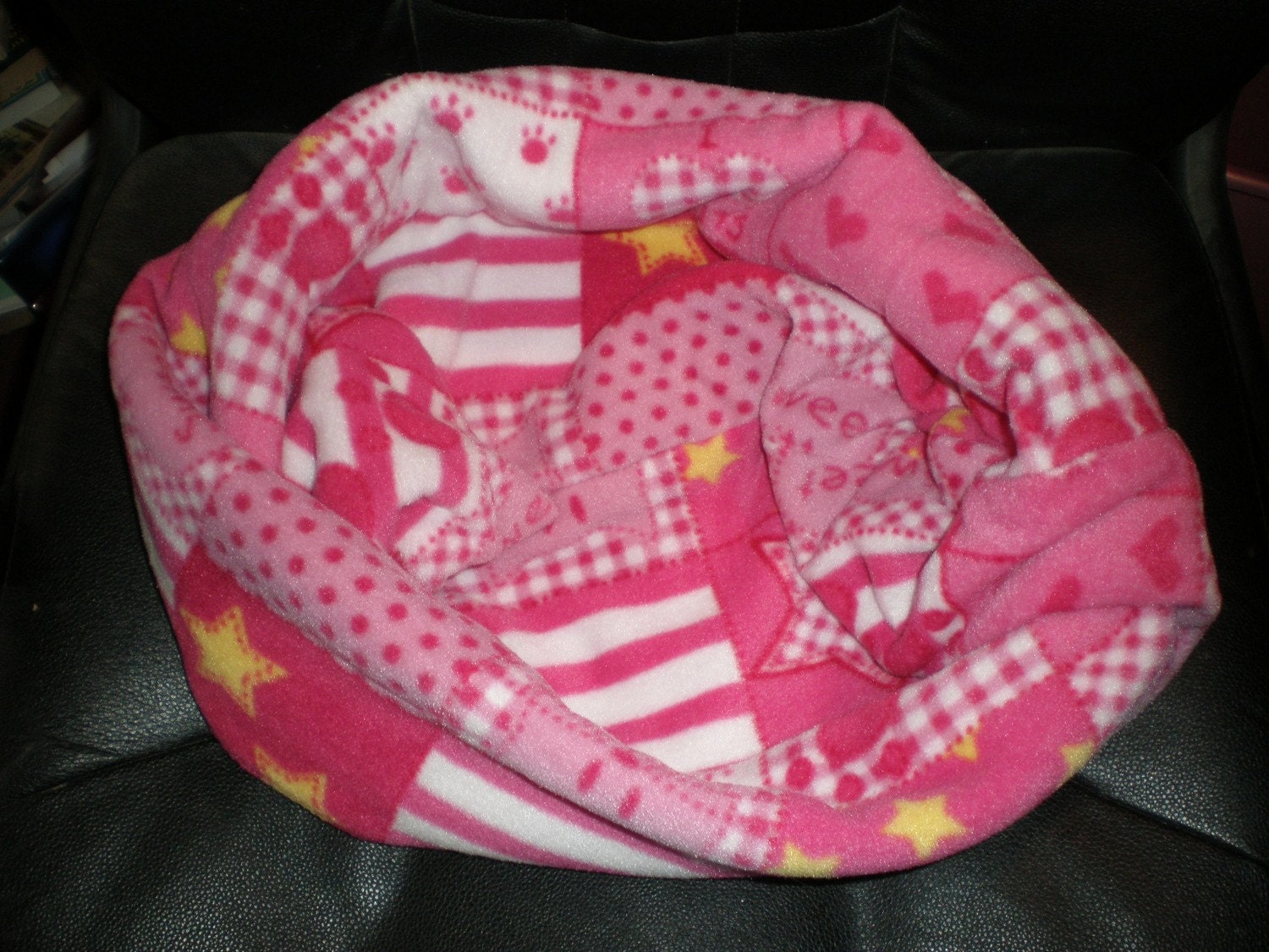 Pet Cuddler 3 in 1 Reversible Fleece Cat Bed Hot Pink Cat Bed