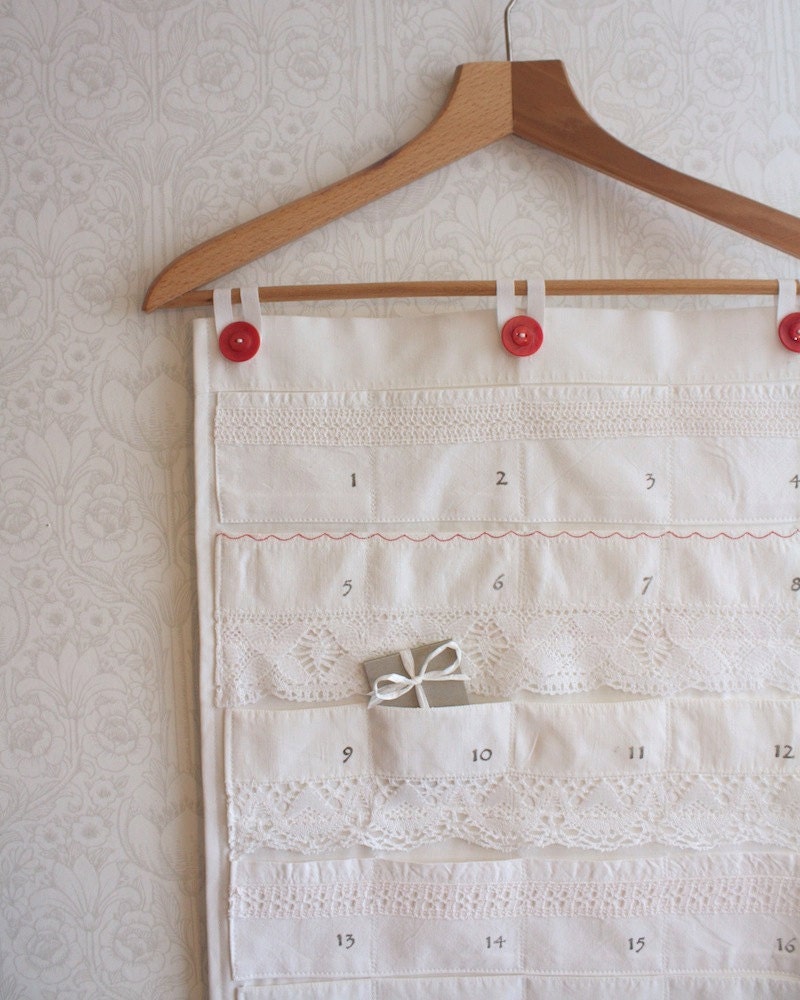 eco friendly christmas calendar, white & red