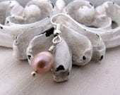 Palermo - pale pink pearl earrings