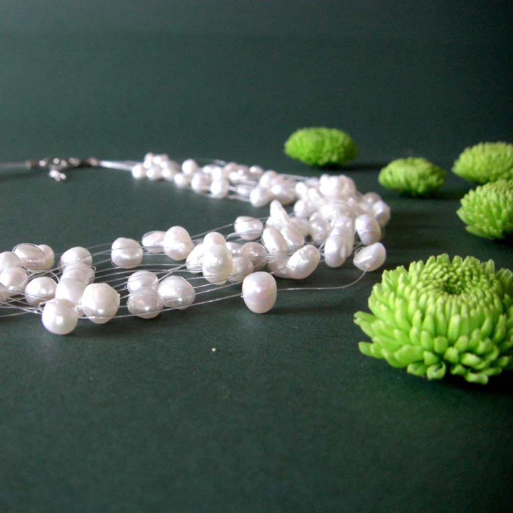 Venice - white floating pearl necklace