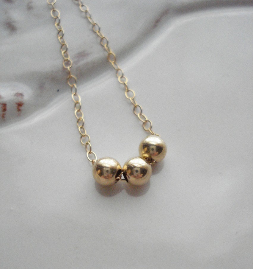 Three Gold Beads Pendant Necklace. 14K Gold Filled Necklace. Delicate Everyday Jewelry. Minimalist Modern Jewelry.