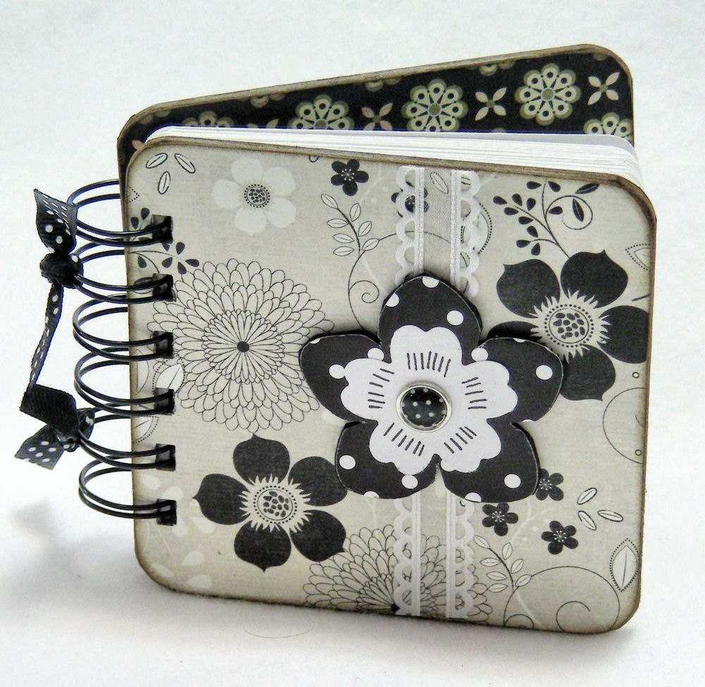 Polka Dot Flower Mini Gratitude Journal, black and white flowers