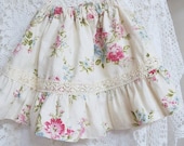 SALE, 4 Yards of Great Shabby Bouquet on White Ivory Linen, U2394