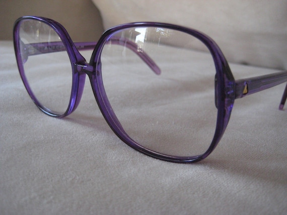Liz Claiborne Butterfly style eyeglasses or sunglasses by ...