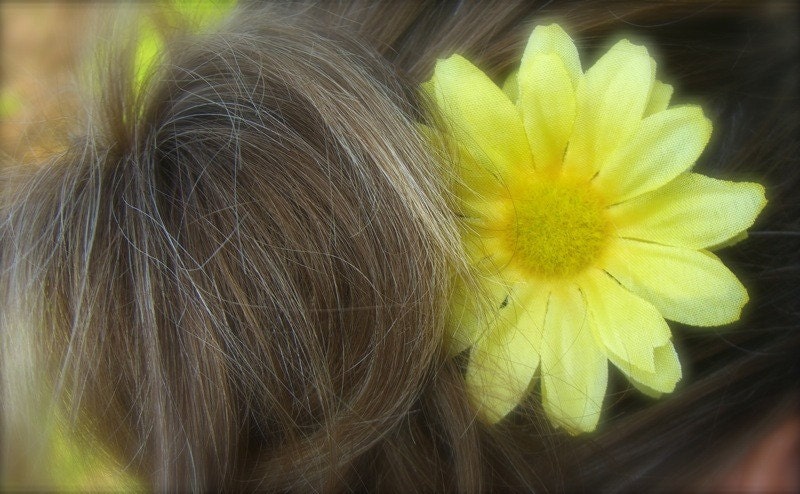 Flower Hair Clip-Yellow Daisy Bobby Pin Hair clip, Floral Hair Accessories, Women, Country Chic, Weddings, Gift Ideas, Stocking Stuffer