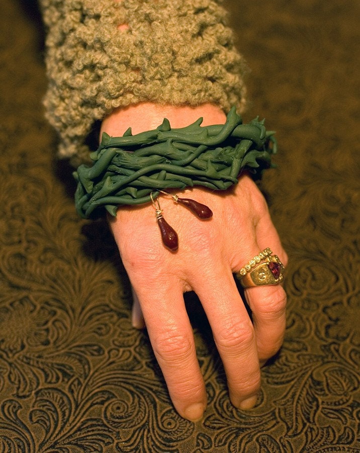 Bracelet of thorns