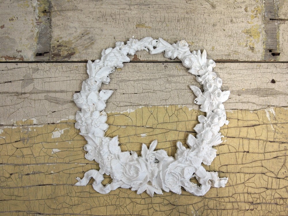 Painted Cottage Chic Shabby Rose Wreath Furniture Applique APP01