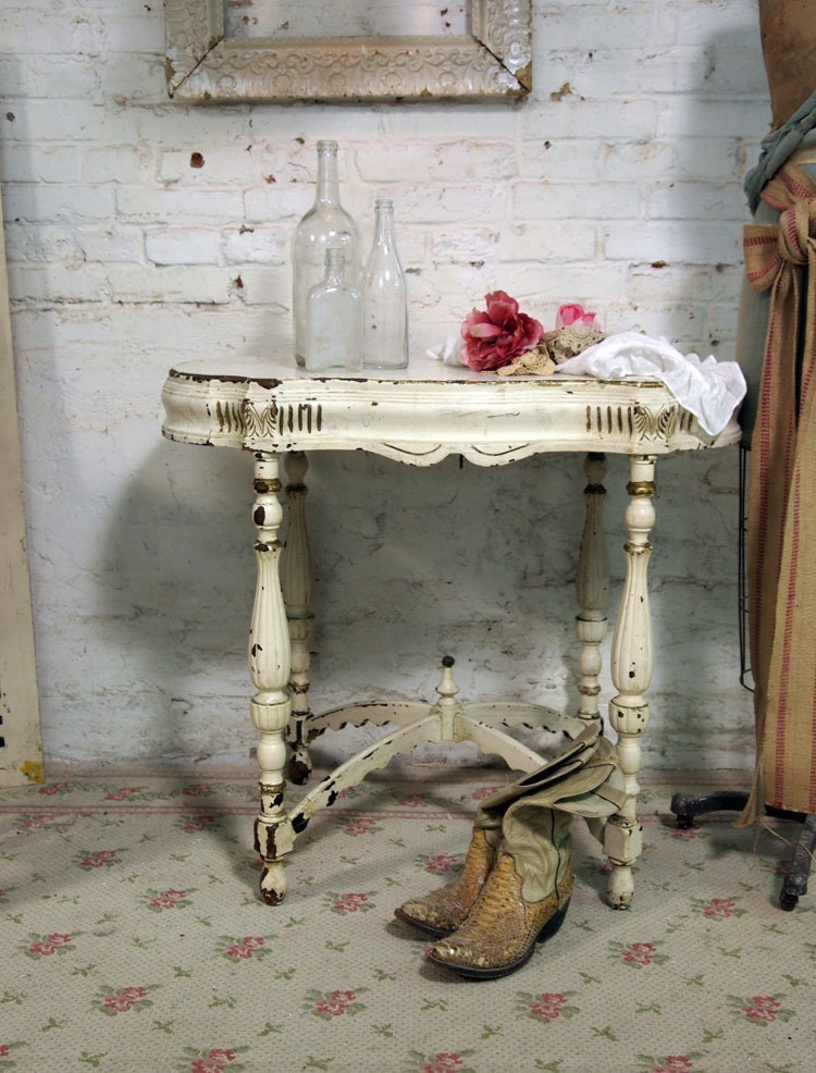 Painted Cottage Shabby Chiippy Paint Vintage Table TBL248