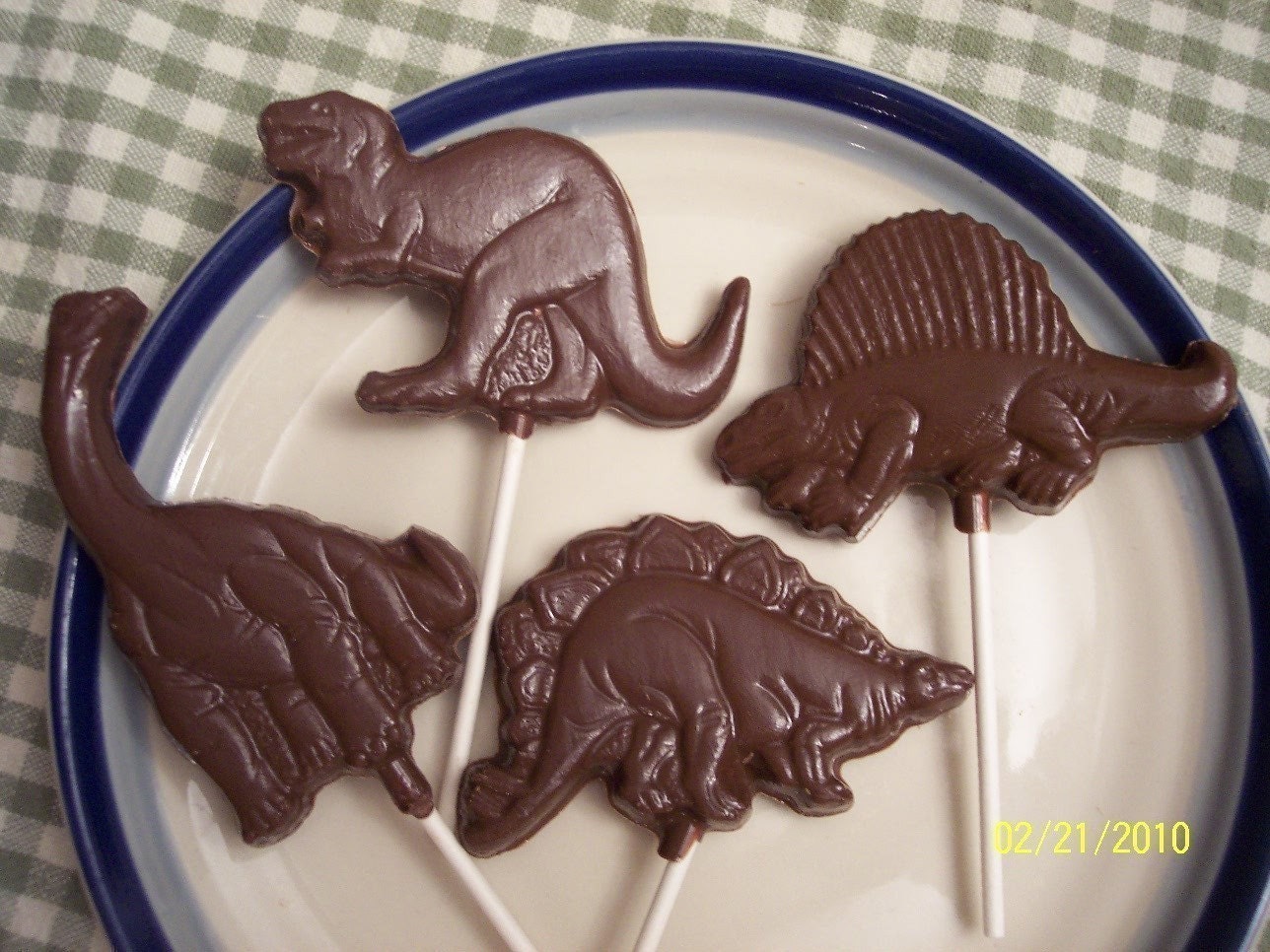 Solid Milk Chocolate Dinosaur Lollipops Suckers set of Four