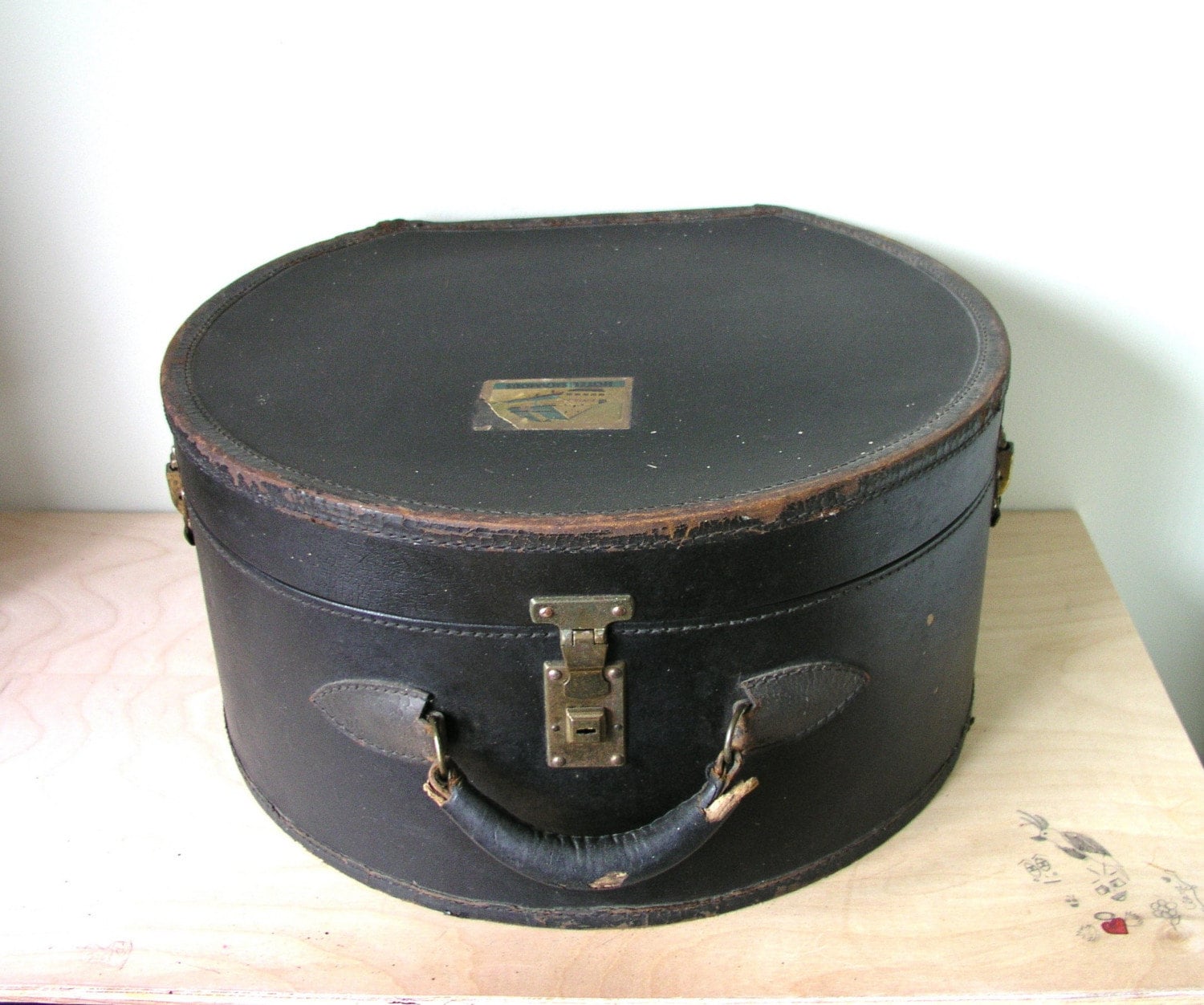 Antique Travel Hat CaseBlack Vintage Leather by