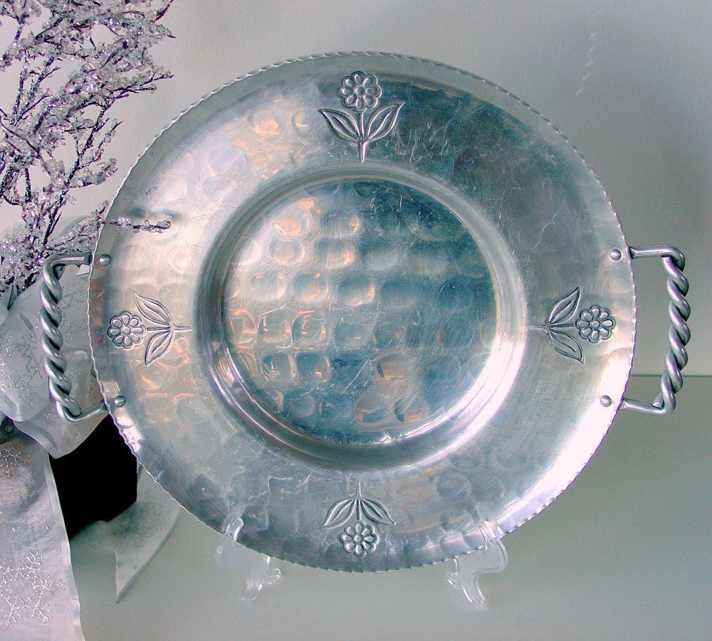 Vintage Buenilum Hammered Aluminum Floral Tray by BlueHouseVintage