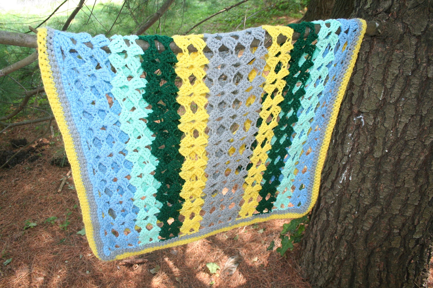 vintage blanket / striped CROCHET AFGHAN lap throw BLANKET granny chic - 26 x 48