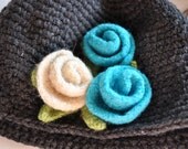 Crochet  Hat -Gray  Cloche Hat - Heather Gray  Crochet Cloche Hat with Natural and Turquoise  Felted  Roses