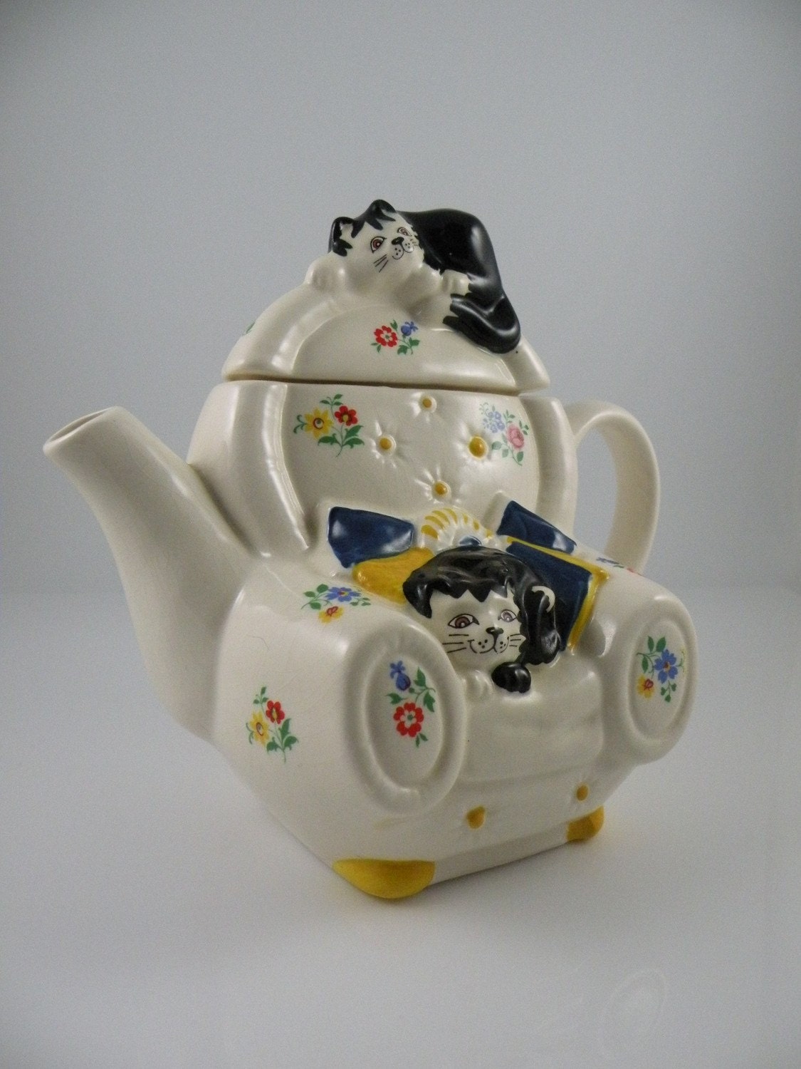 TEAPOT WHIMSICAL CAT NAP FELINE COLLECTION by WADE by PanamaBella