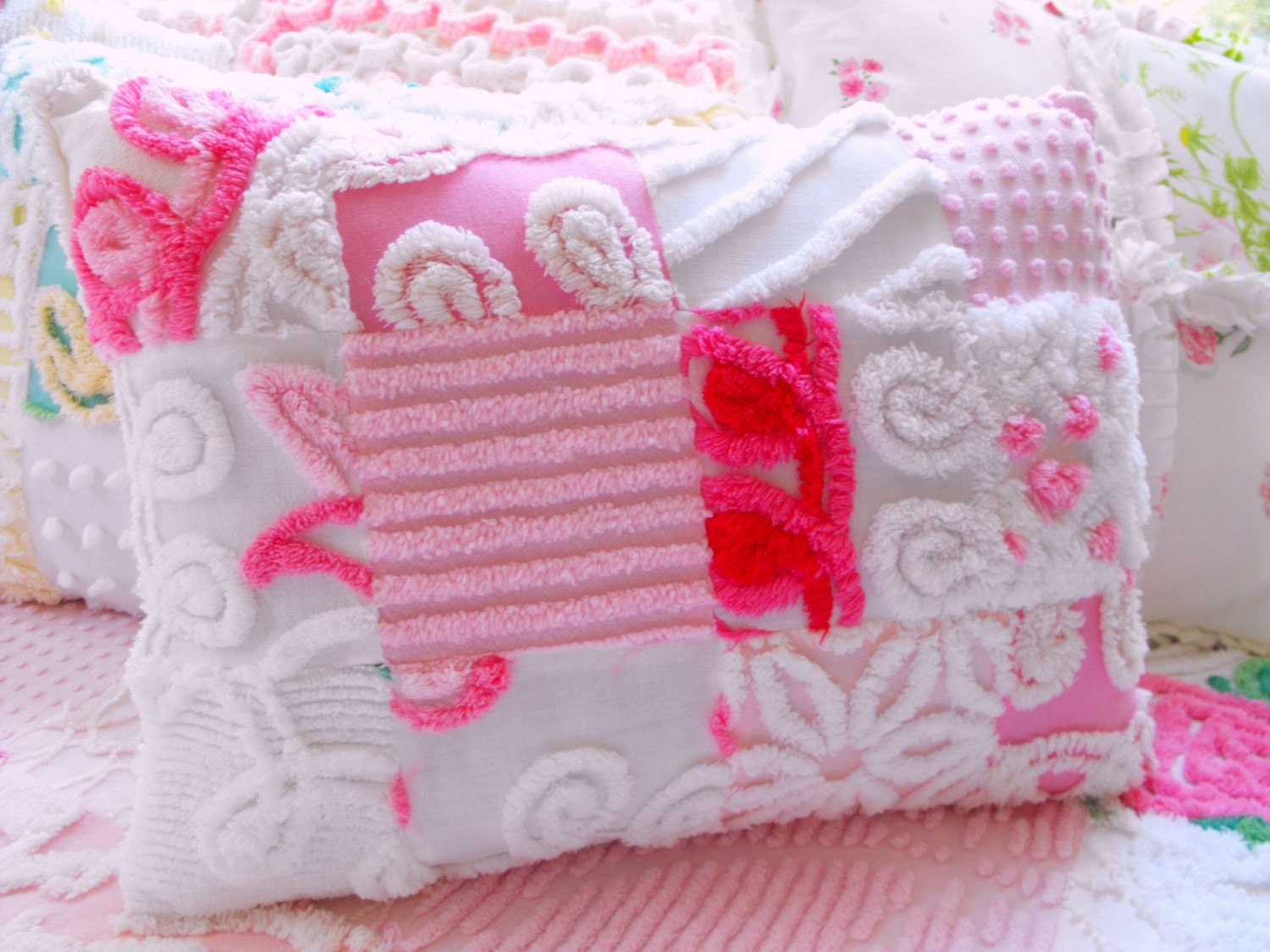 PP COTTAGE STYLE VINTAGE CHENILLE PATCHWORK PILLOW