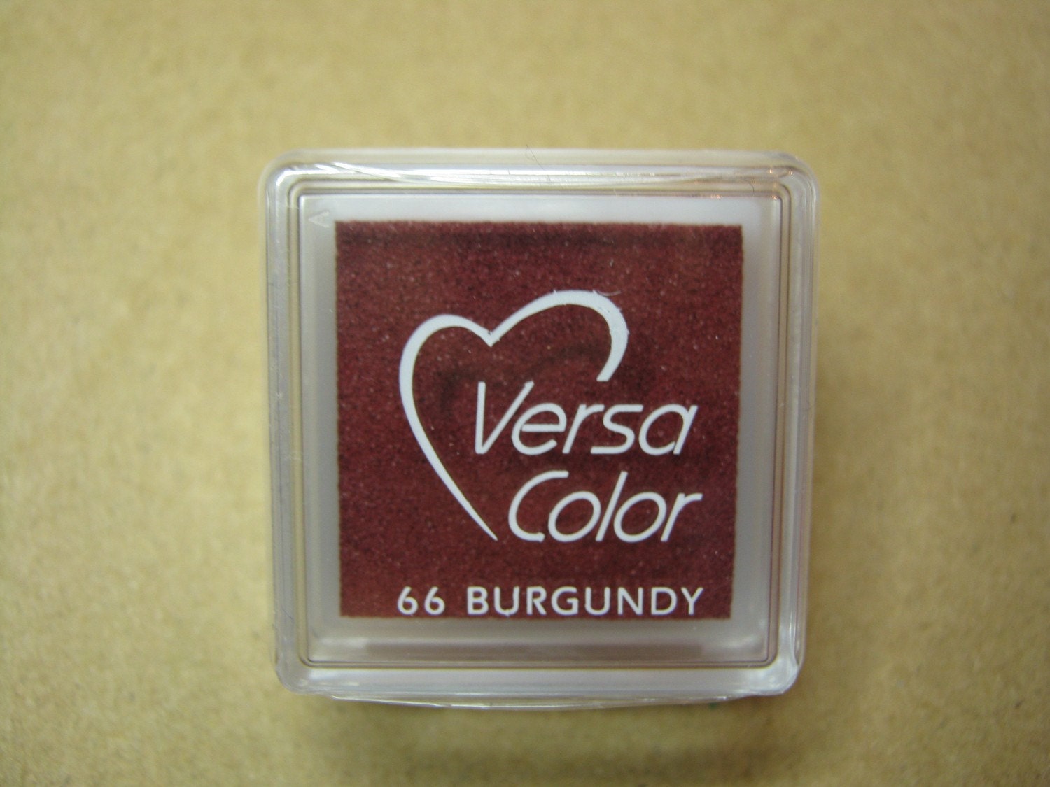 VersaColor Pigment Ink Pad Small in Burgundy