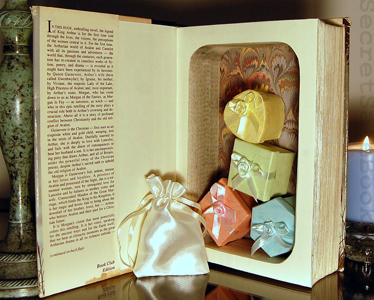 Hollow Book Safe (Vintage The Mists of Avalon)