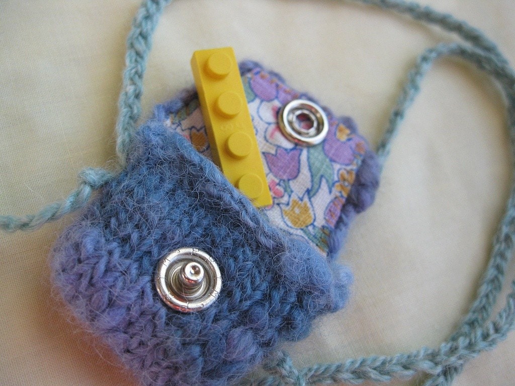 Wee Amulet - Handspun, handknit pouch