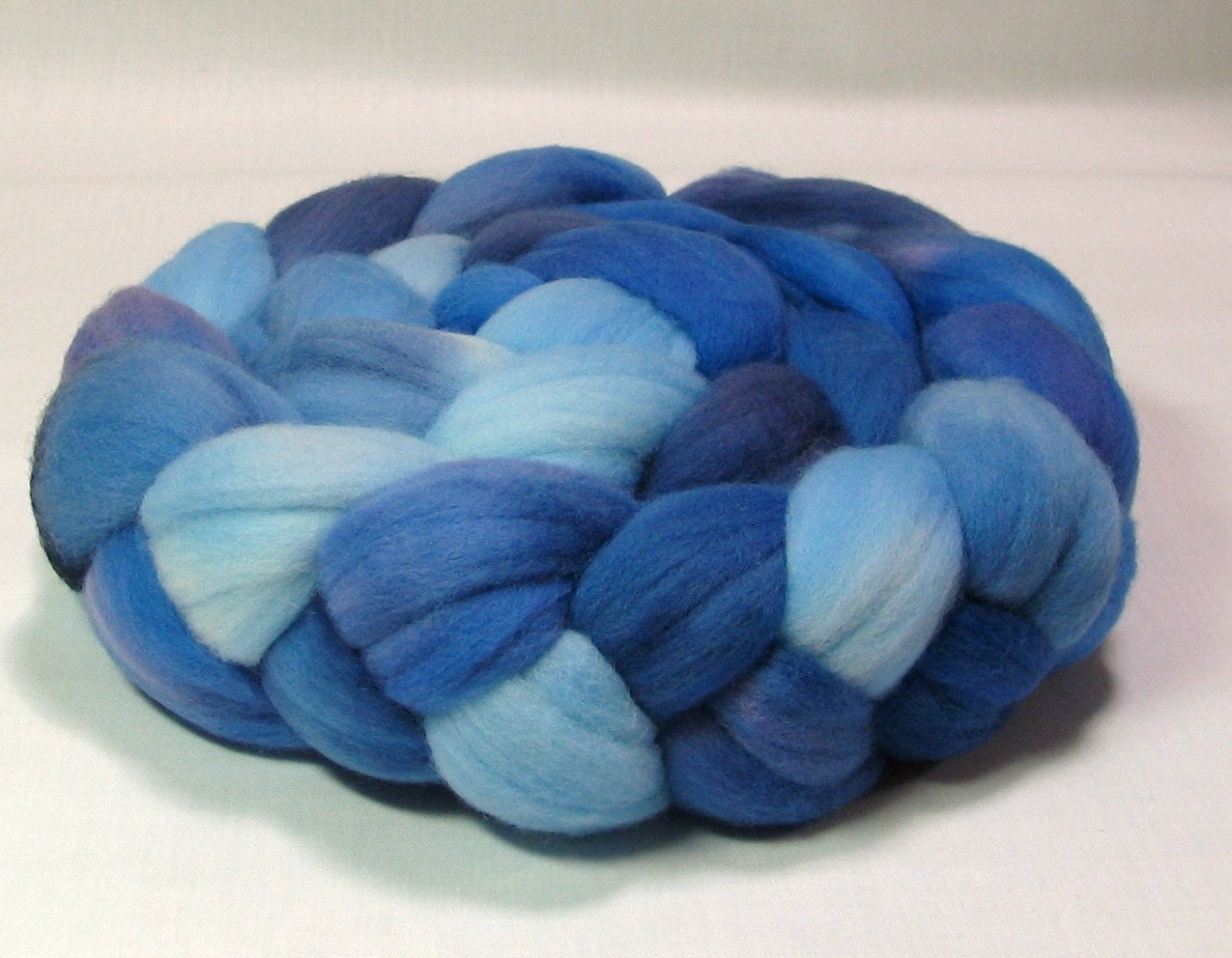 Rambouillet roving hand dyed 4oz sky blue royal blue navy blue R1078