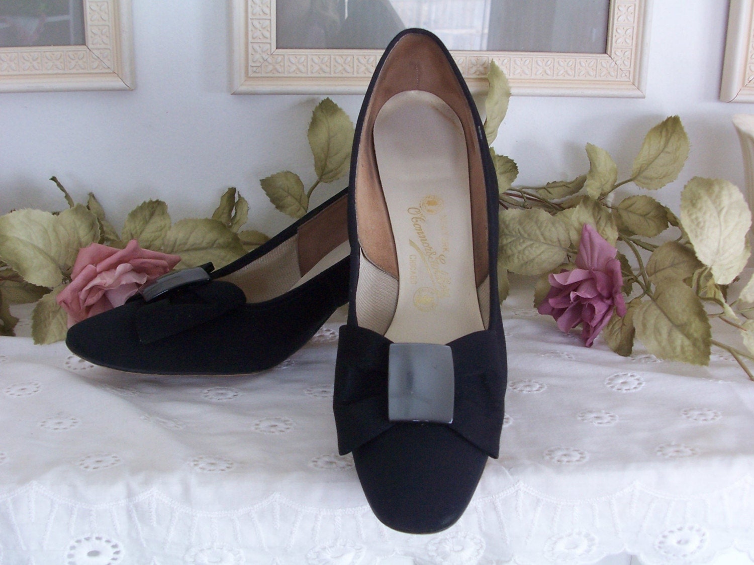 60s Black bow button vintage heels