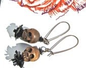 Day of the Dead Jewelry - Wood and black flower - Kidney wire earrings