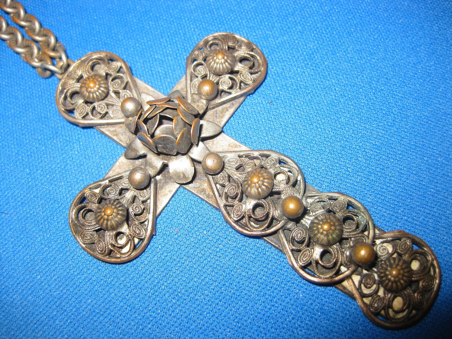 Stunning Estate Victorian Art Nouveau Rose Cross Vintage Necklace