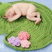 Hillary Warner SET Lily Pad Shaped Blanket Mat & Frog Prince 2 Hats Set Newborn Baby Photo Prop Boy