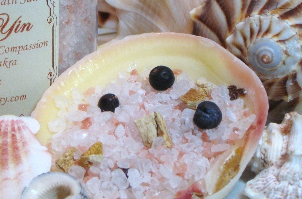 Heart Chakra Bath salt- Quan yin, Eastern Goddess of Compassion.     8 oz.