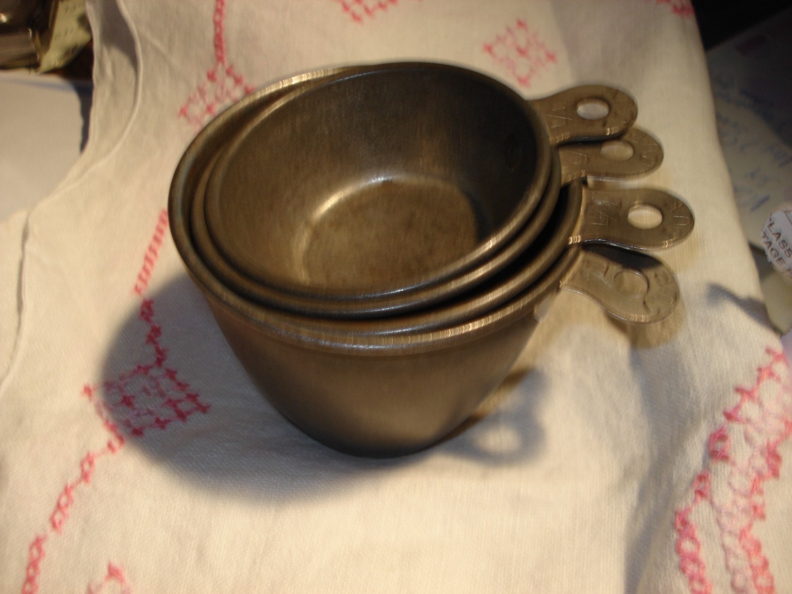 Vintage vintage on cups Cups bellela Metal metal  by Etsy Measuring
