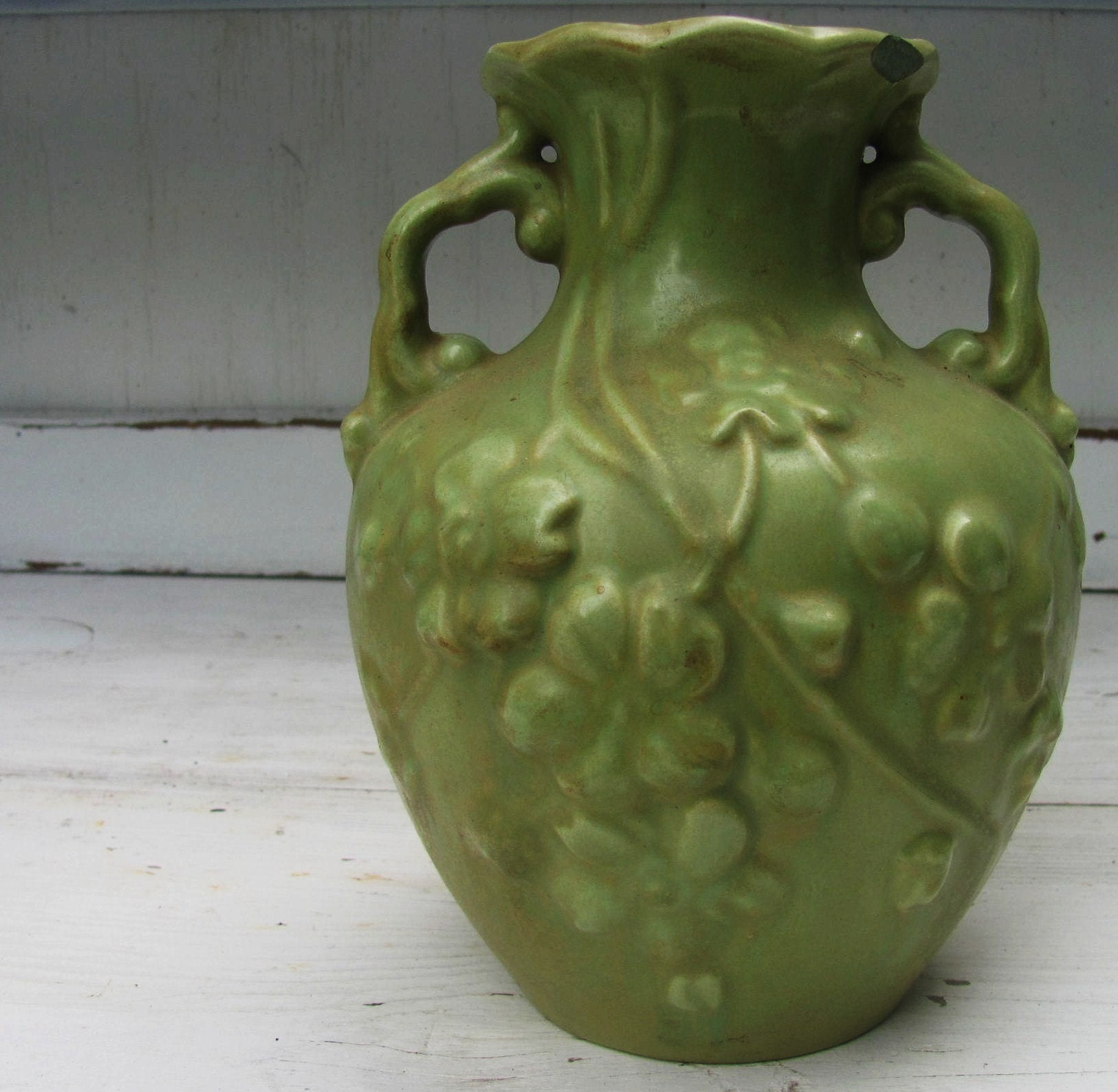 beautiful green haeger  vase
