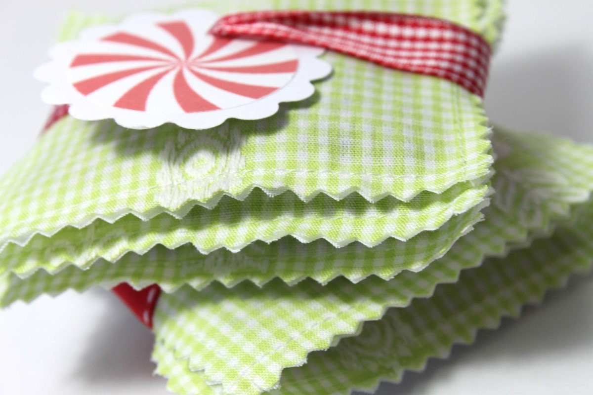 Organic Lavender Linen Sachets. Lime Green Gingham, set of 3. Teacher Gift. Stocking Stuffer