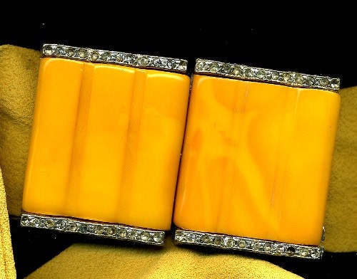 antique 1930 bakelite yellow butterscotch belt buckle with rhinestones