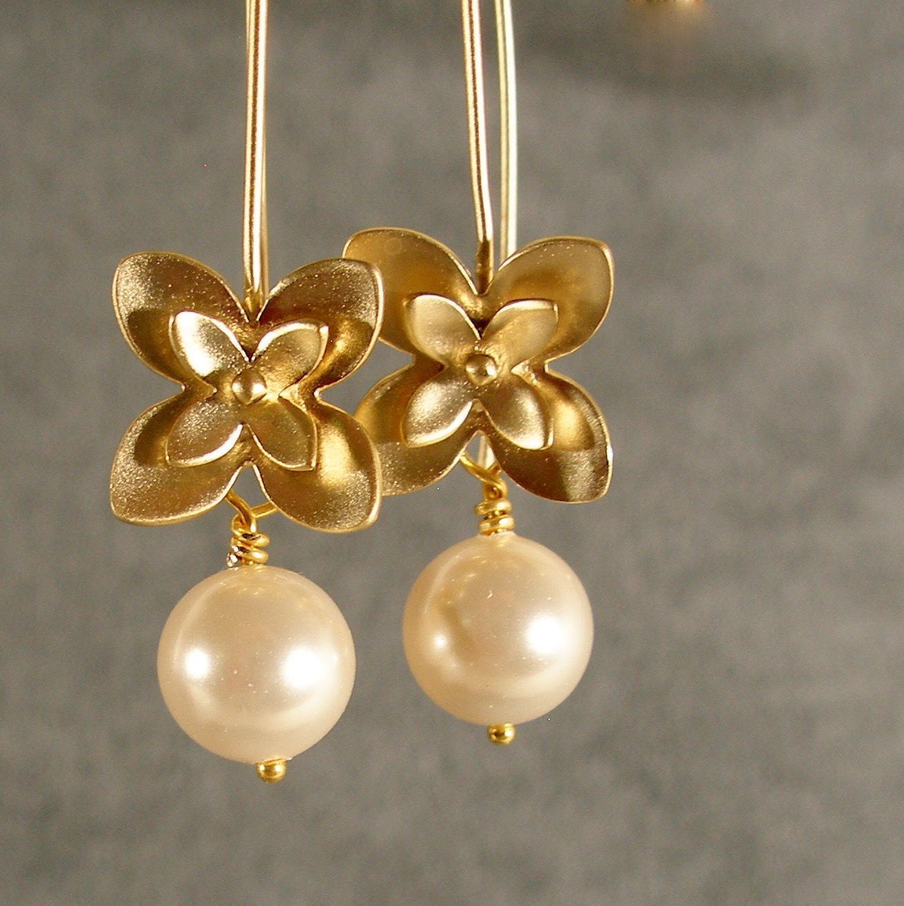 Gold earrings, Pearl and Gold Flowers Earrings (4277)