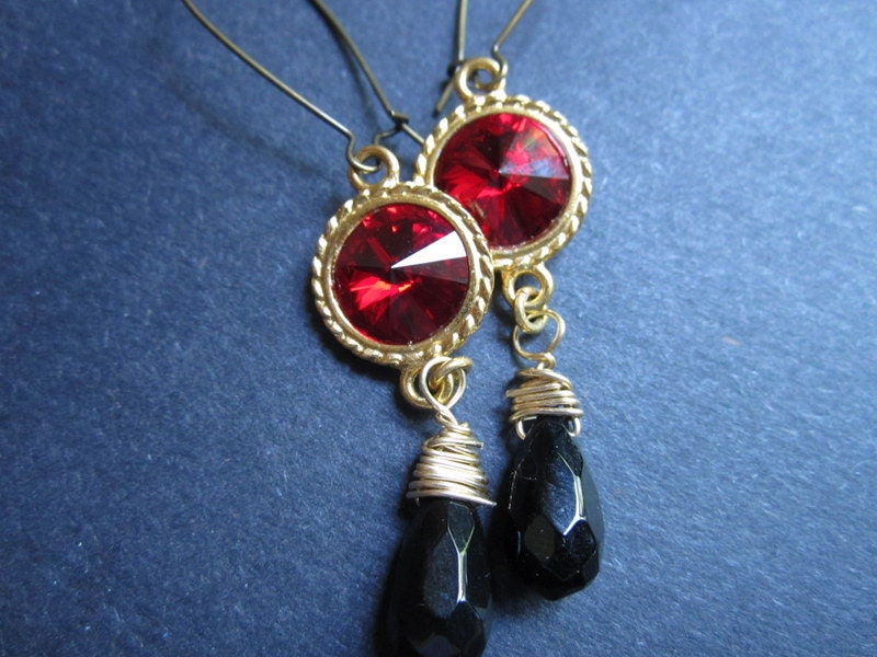 Red Earrings Gold Rivoli Black Onyx by MinouBazaar