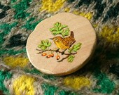 wee jenny wren wooden hand shaped brooch