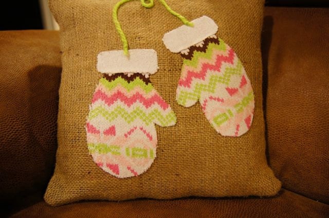 Mitten Pillow