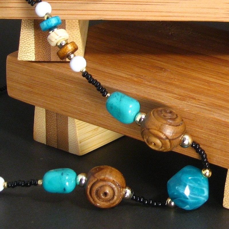 Turquoise Wood Beaded Eyeglasses Holder